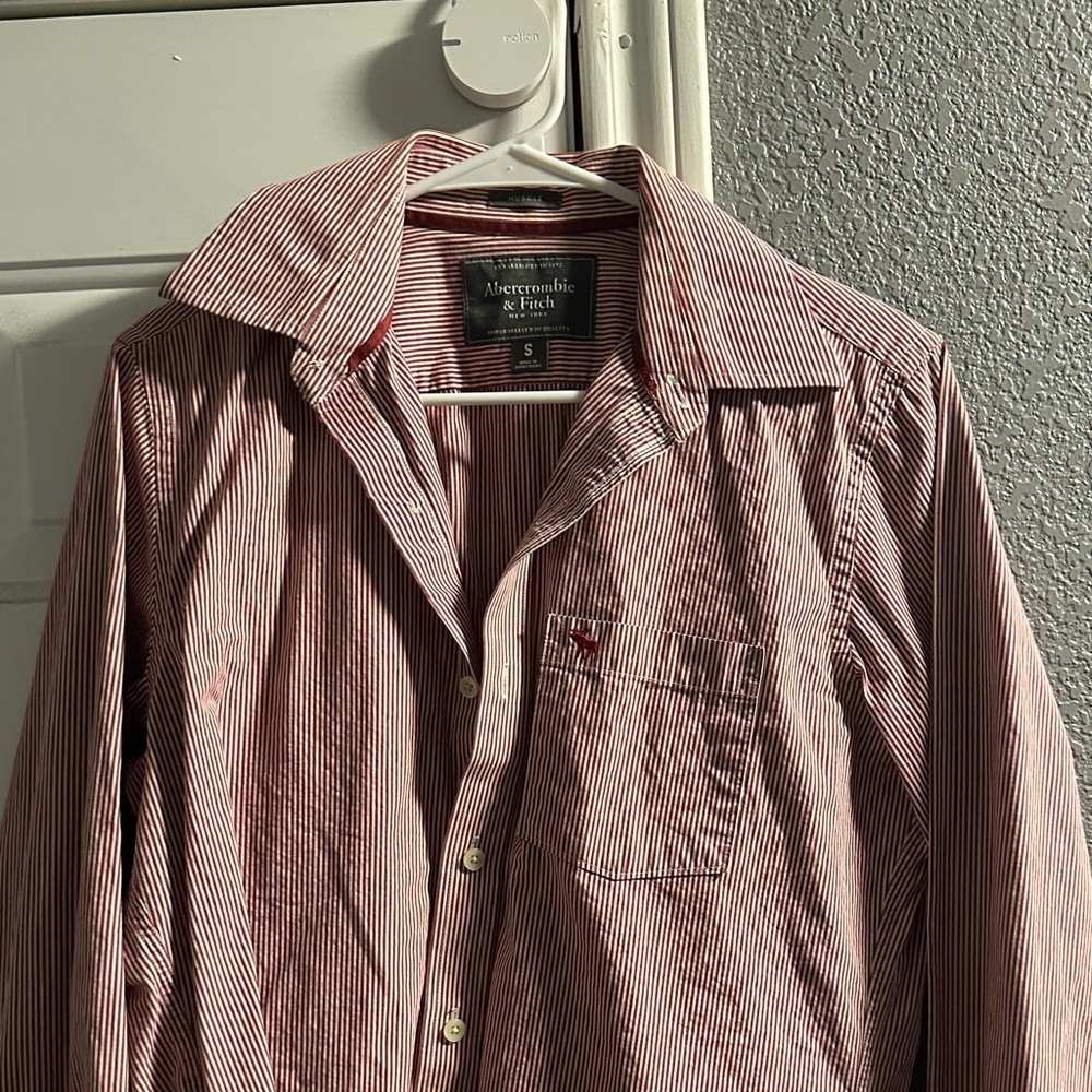 Abercrombie & Fitch Red and White Striped Button-Up